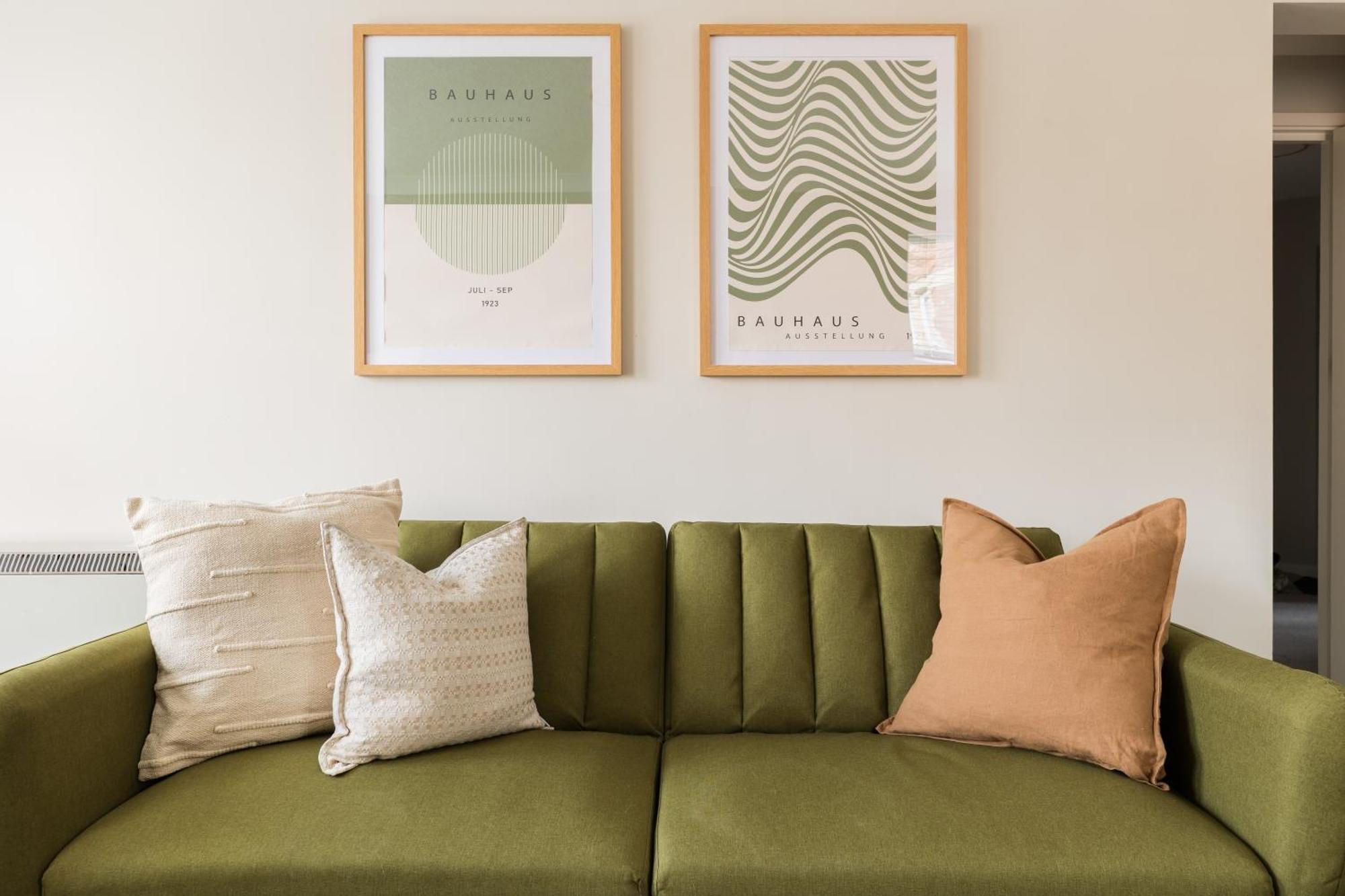 Modern 2-Bedroom Apartments With Free Parking In Лемингтън Спа Екстериор снимка